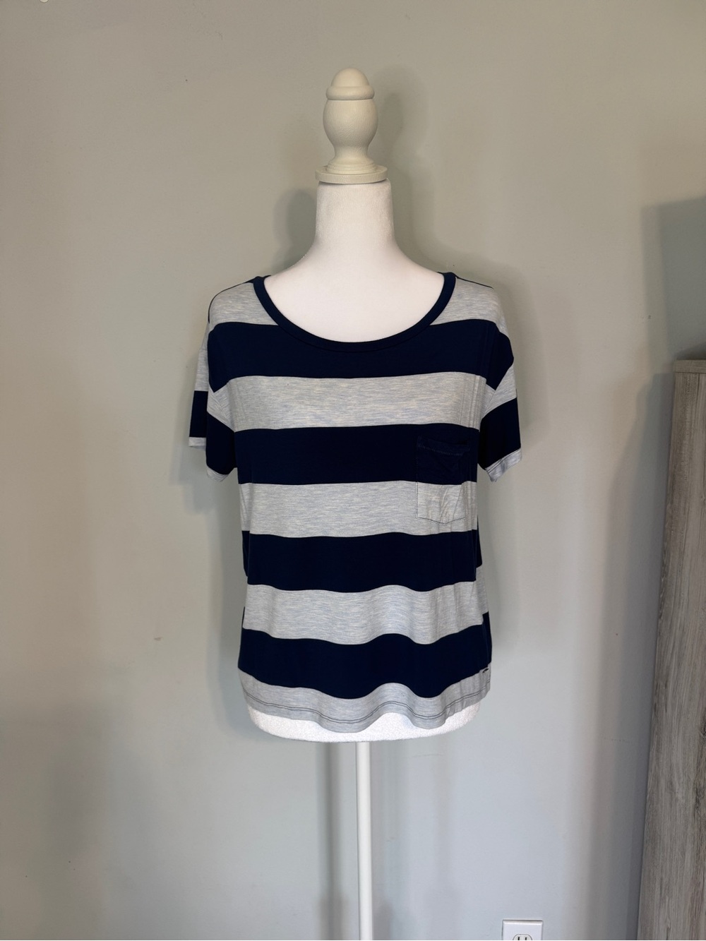 American Eagle Soft & Sexy tee - small